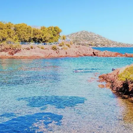 Appartement 1 Bedroom Nice In Saint-raphael *
