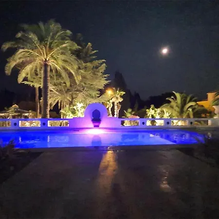 1 Bedroom Nice In Saint-raphael Апартаменты