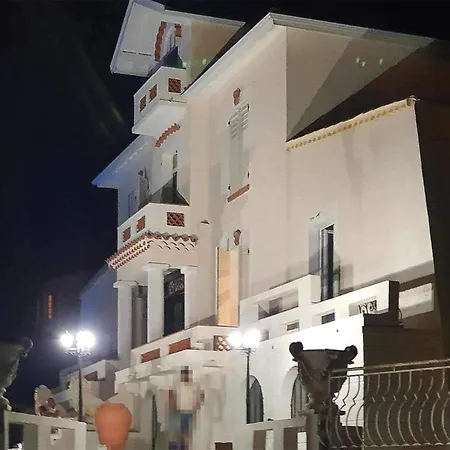 1 Bedroom Nice In Saint-raphael Saint-Raphael (Var)