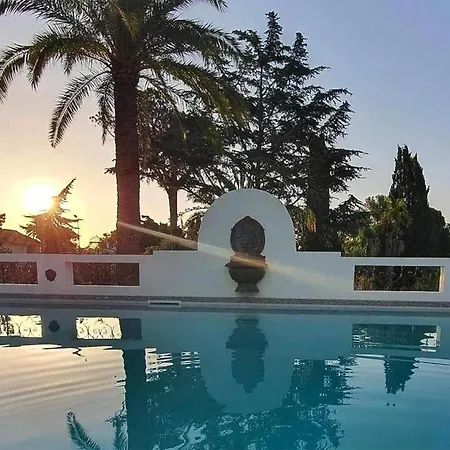 1 Bedroom Nice In Saint-raphael Apartment *